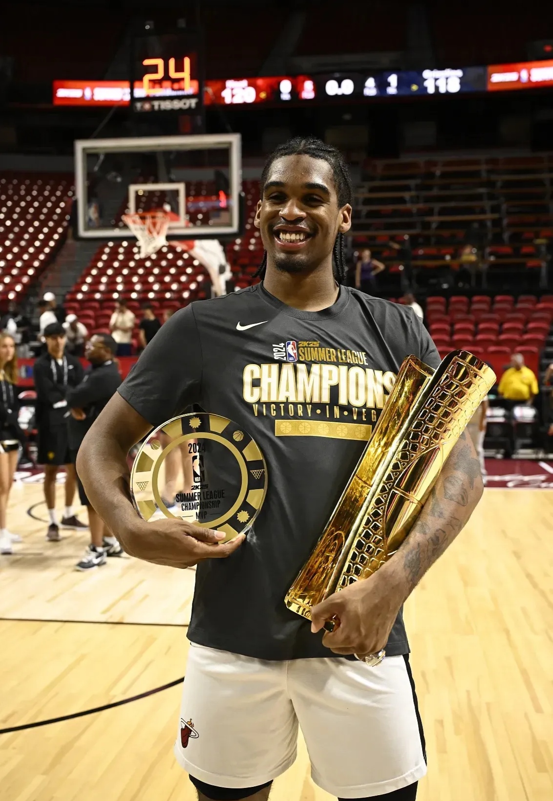 关于浓眉哥迎来三赛季出色发挥,SKT观众热烈欢呼!观众掌声雷动的信息 关于浓眉哥迎来三赛季出色发挥,SKT观众热烈欢呼!观众掌声雷动的信息